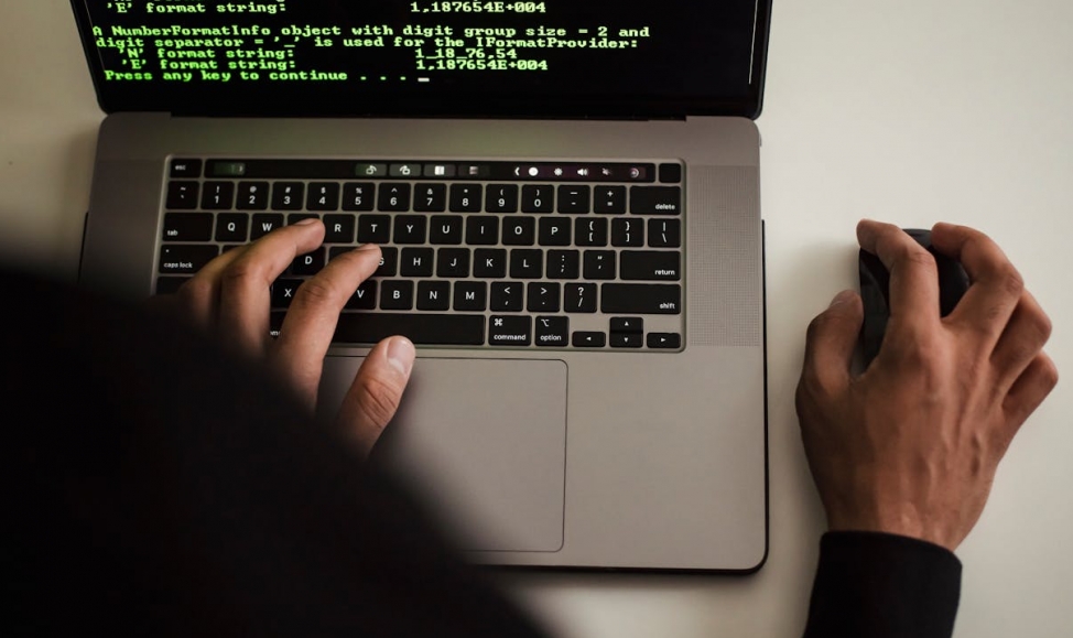 Jerzy Kryszak ostrzega przed zagrożeniami w cyberprzestrzeni w ramach kampanii "Bankowcy dla CyberEdukacji"